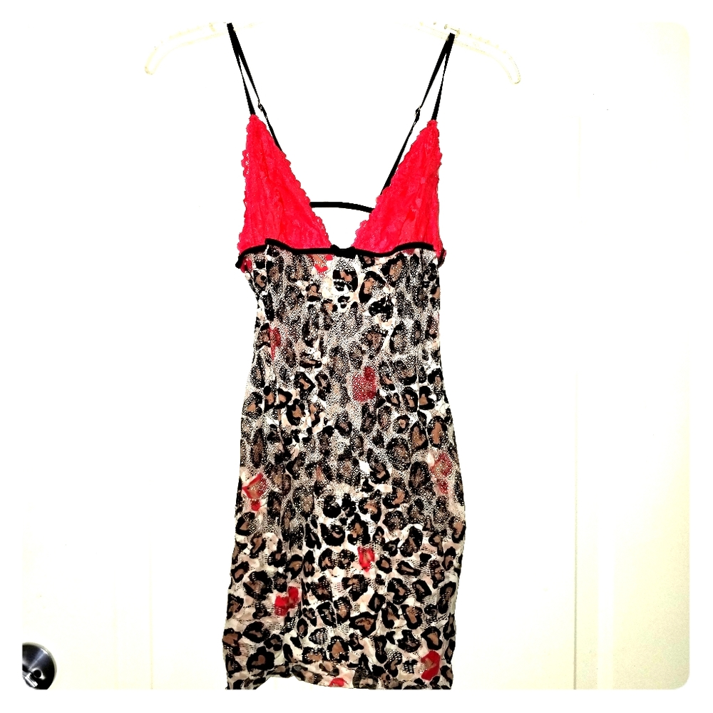 VICTORIA SECRET VERY SEXY line size medium nightie
